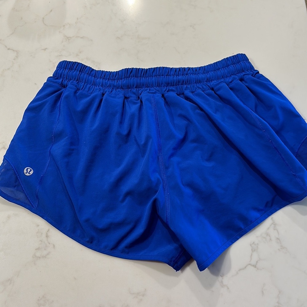 Lululemon Hotty hot 2.5 inch mid rise